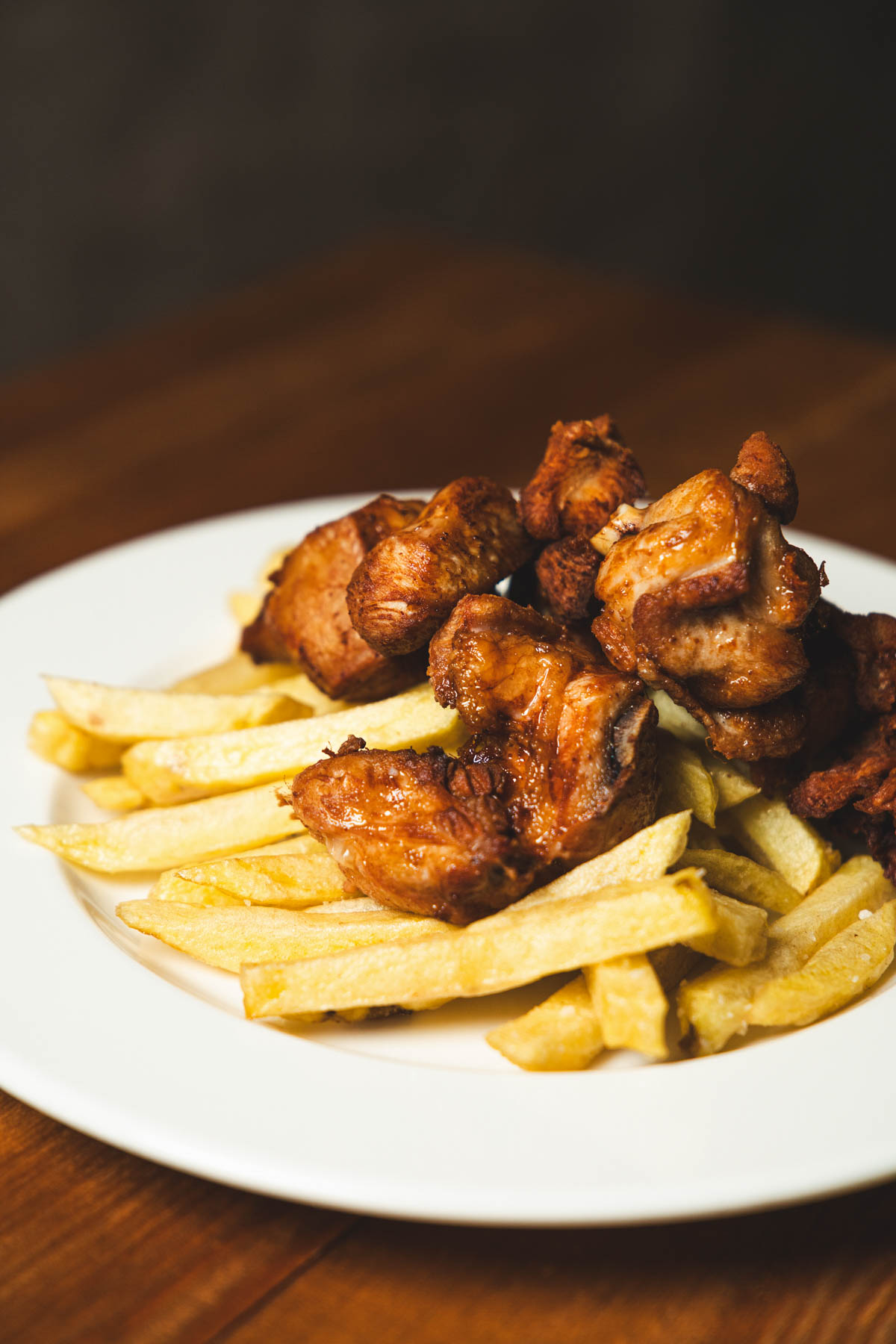 Pollo frito con patatas Taberna Bidón